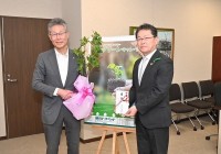桜の苗木寄付採納