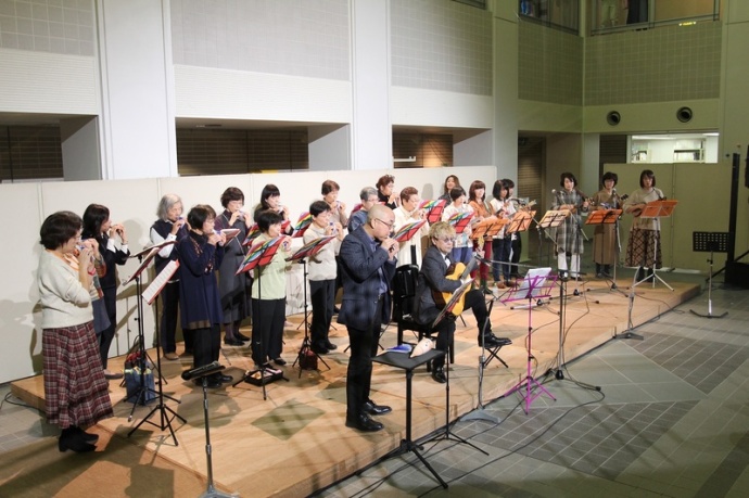 過去の写真4 (オカリナとウクレレグループによる公演)
